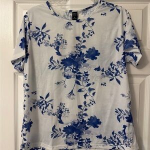 NWT Emery Rose Blue Floral Top Size XL